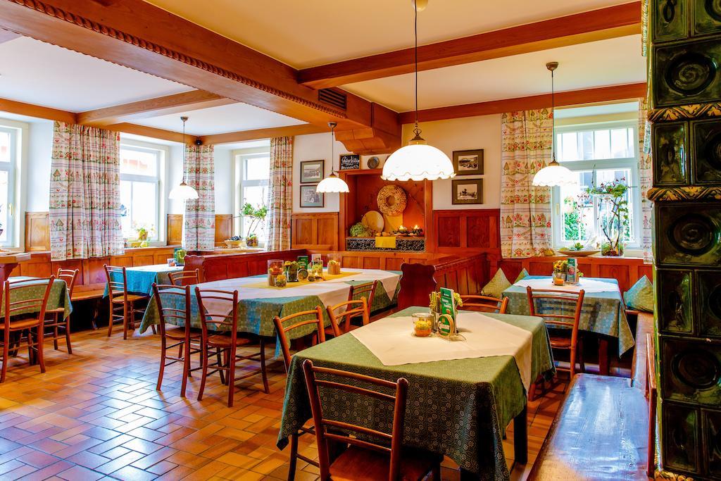 Gasthof Braeuer - Familie Eibensteiner Weißkirchen in Steiermark Bagian luar foto