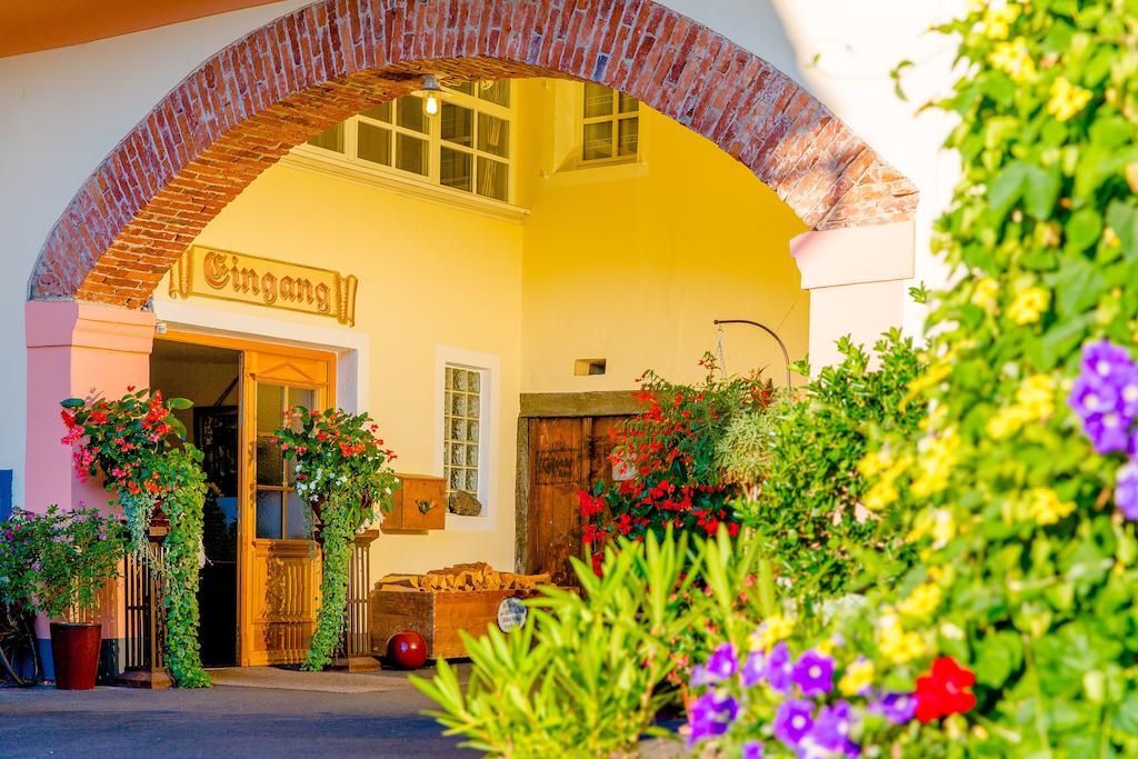 Gasthof Braeuer - Familie Eibensteiner Weißkirchen in Steiermark Bagian luar foto